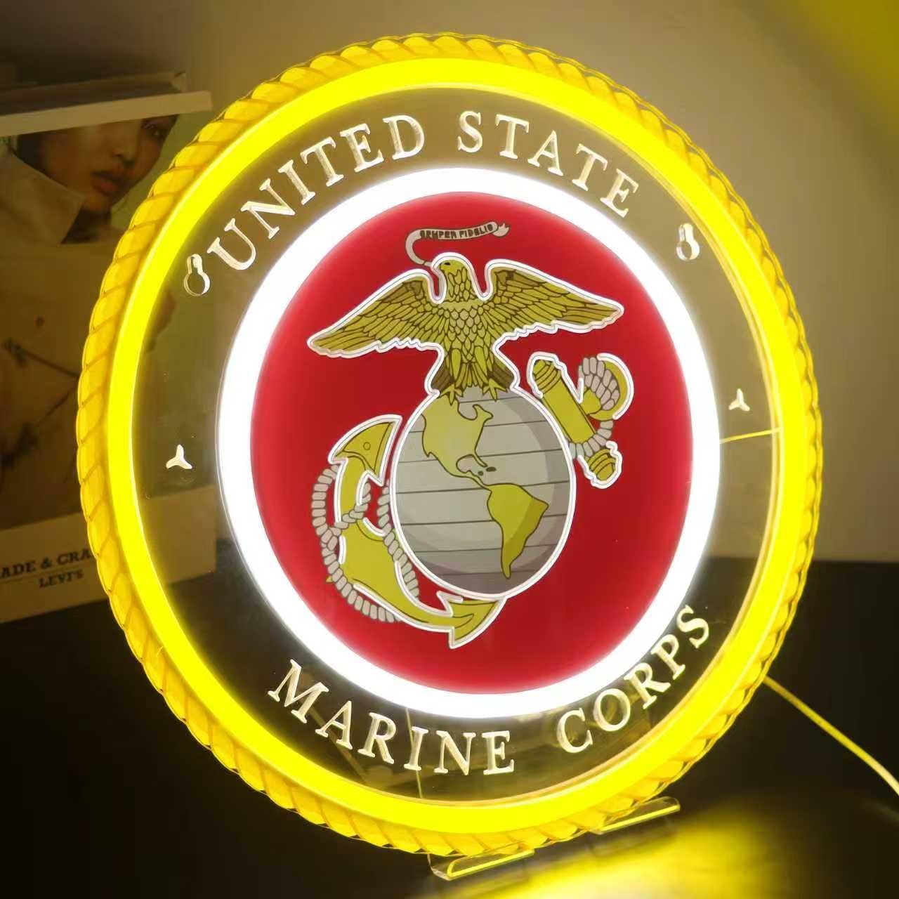 Military-themed Neon Light Vet – Neon Sign Party recenzja i cena