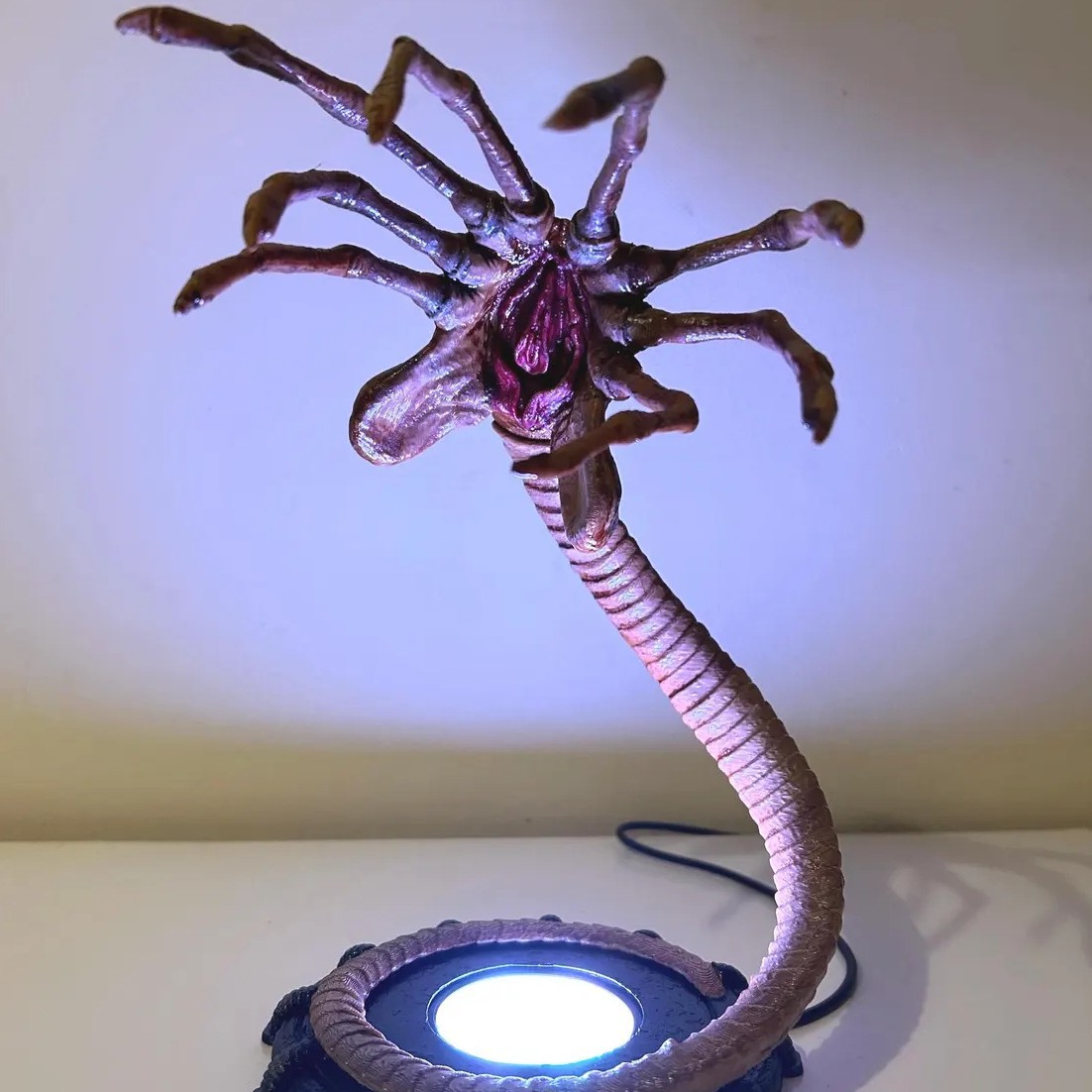 Alien Facehugger Lamp Nightlig – Neon Sign Party recenzja i cena