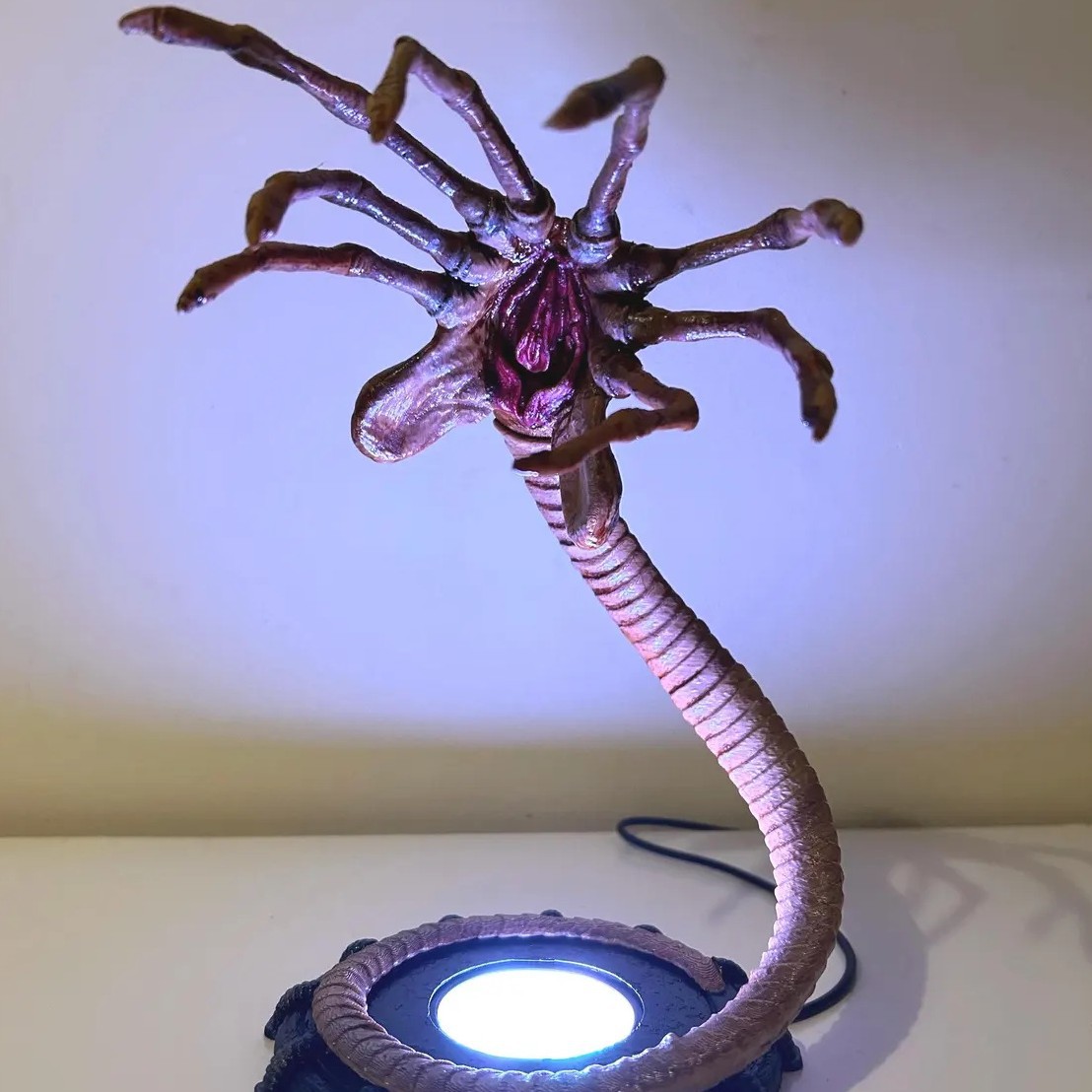 Alien Facehugger Lamp Nightlig – Neon Sign Party recenzja i cena