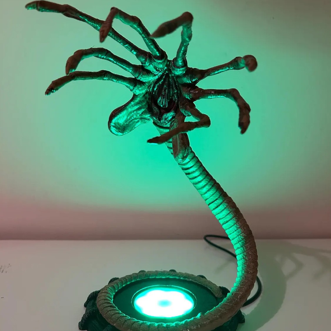 Alien Facehugger Lamp Nightlig – Neon Sign Party recenzja i cena