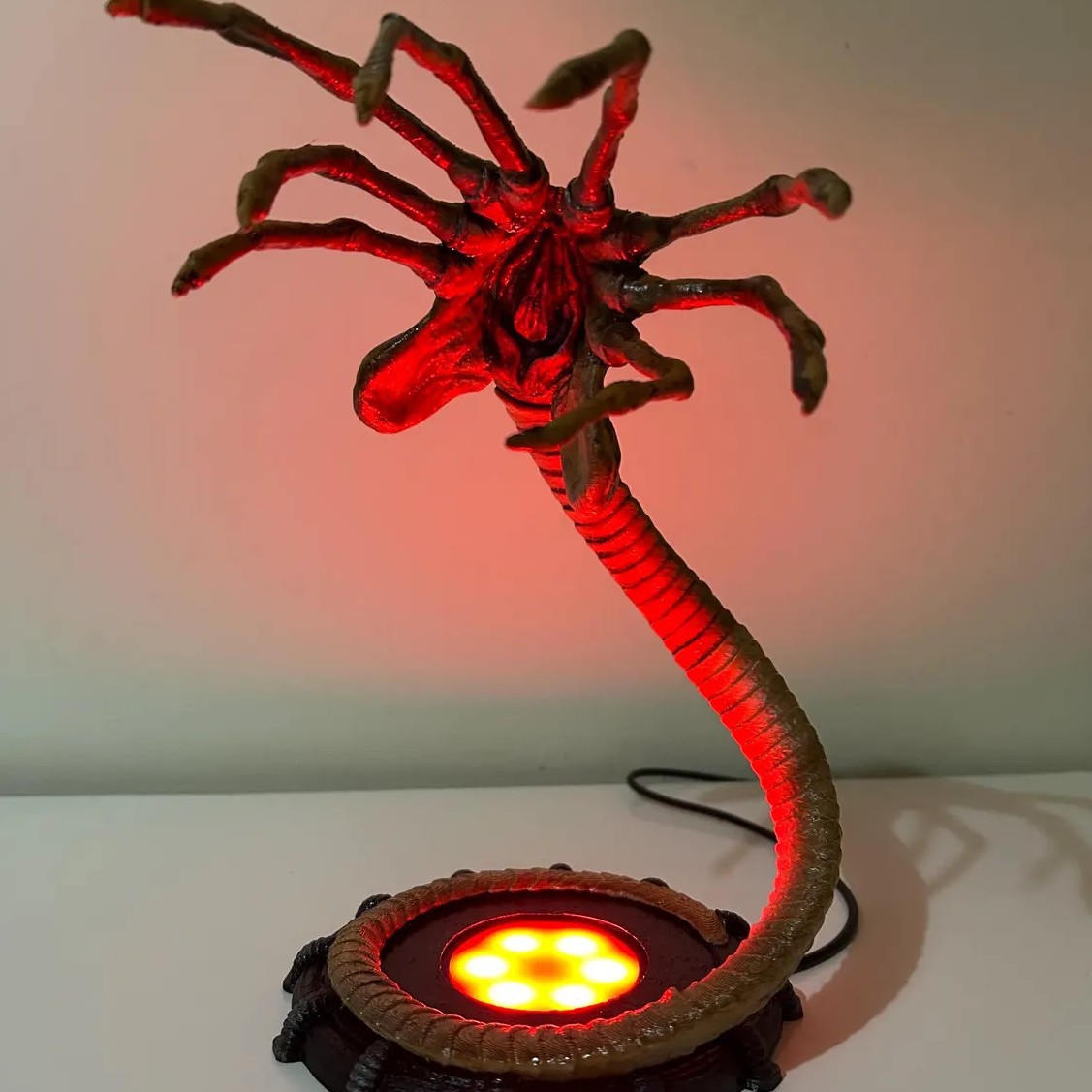 Alien Facehugger Lamp Nightlig – Neon Sign Party recenzja i cena